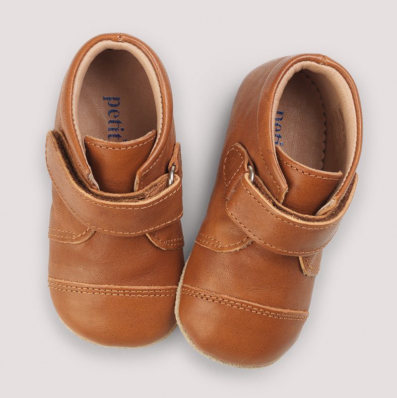 Shoe W/ Velcro | Cognac