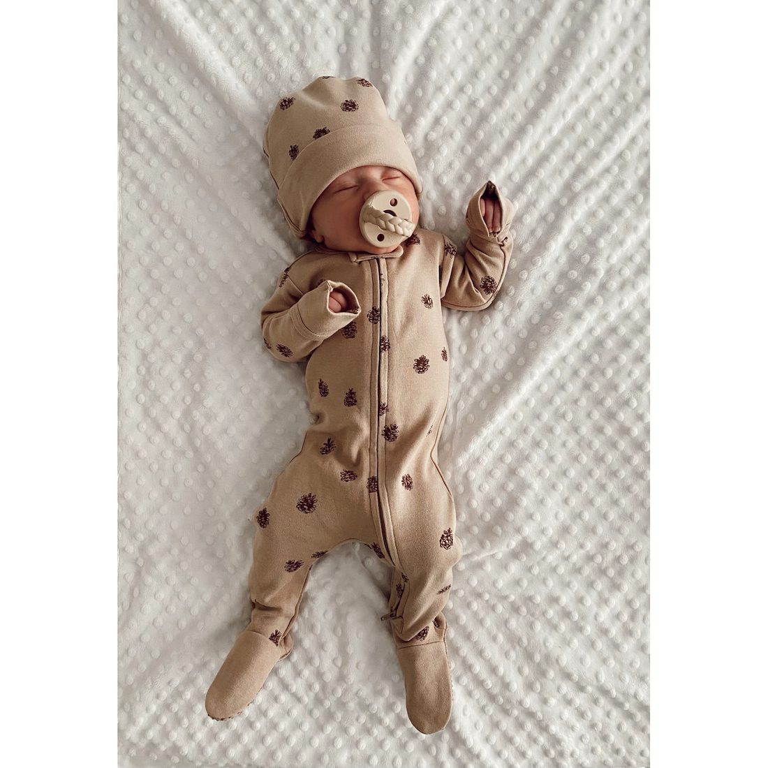 Organic Zipper Footie | Oatmeal Pinecone