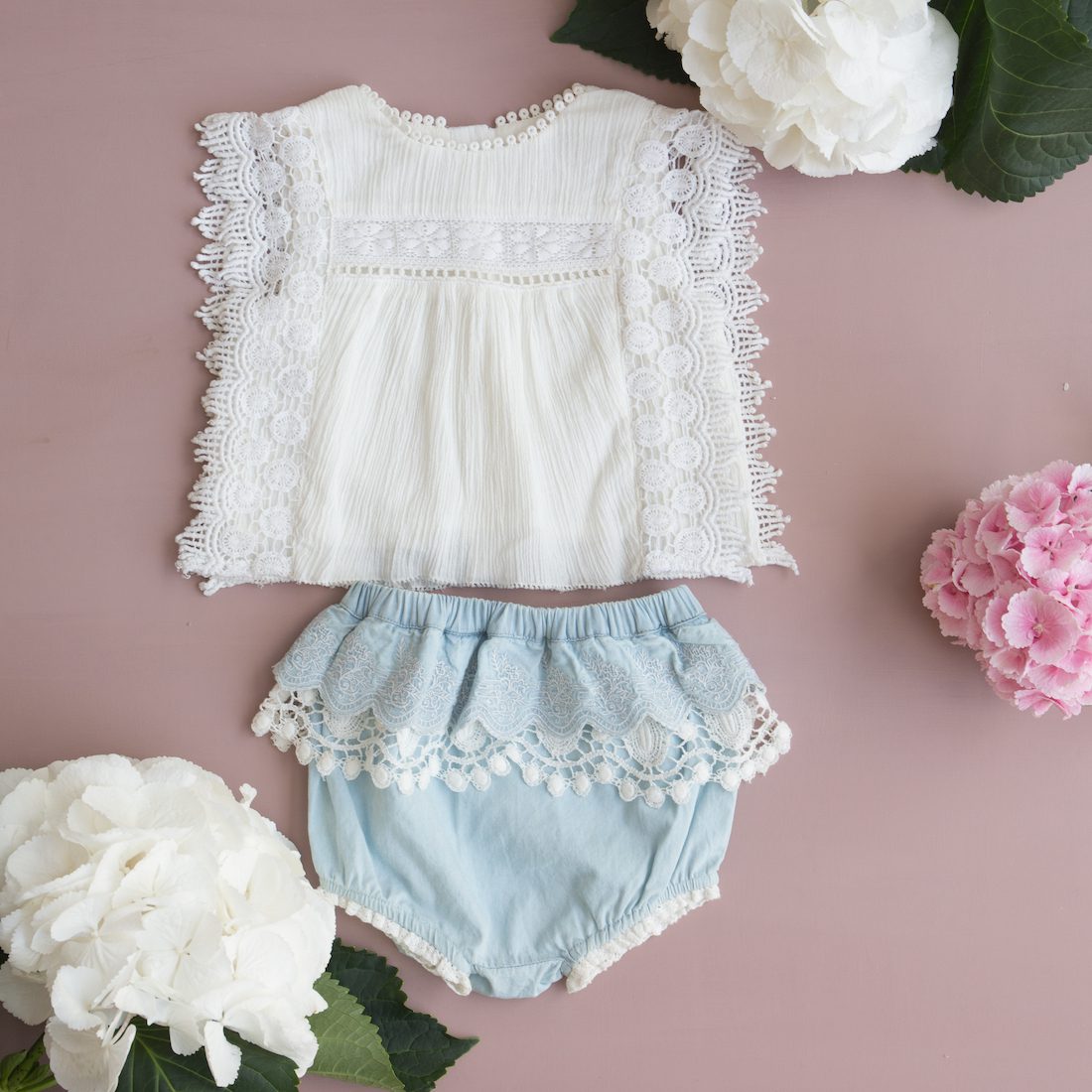 Blouse Sandrine Off-White & Bloomers Carlosa Chambray