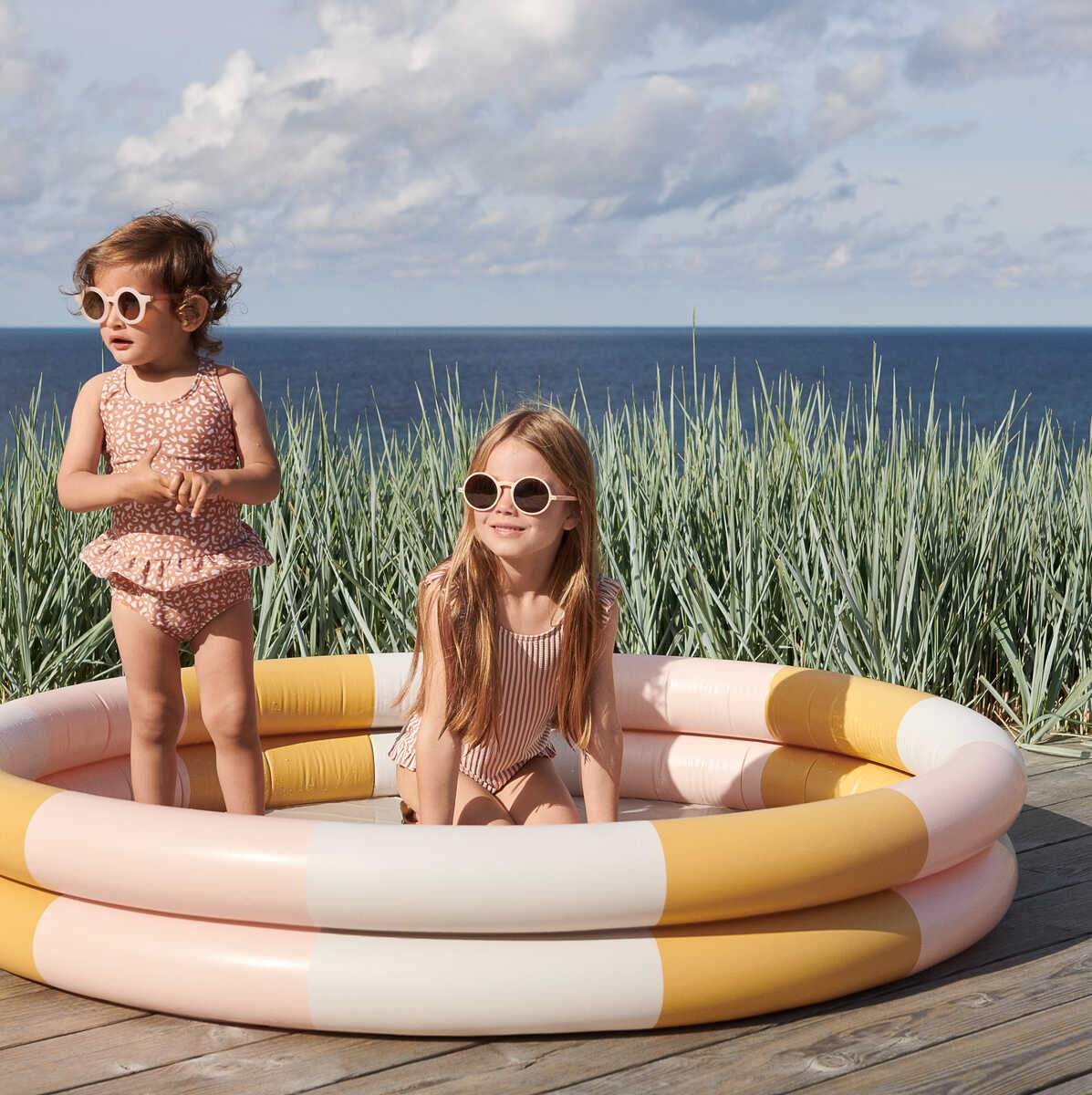 Savannah Pool | Rainbow Love Sandy