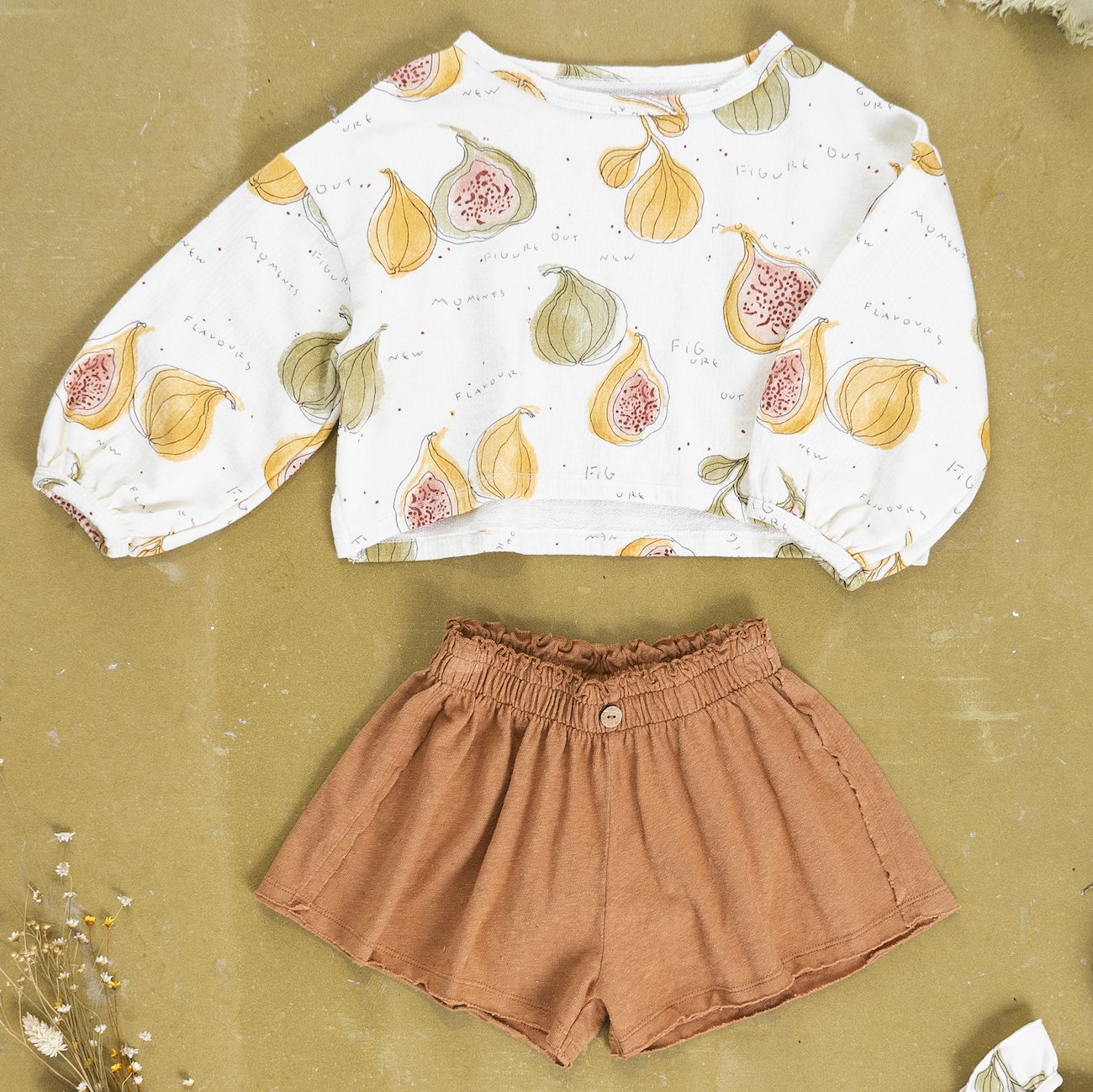 Printed Fleece Sweater & Jersey Shorts